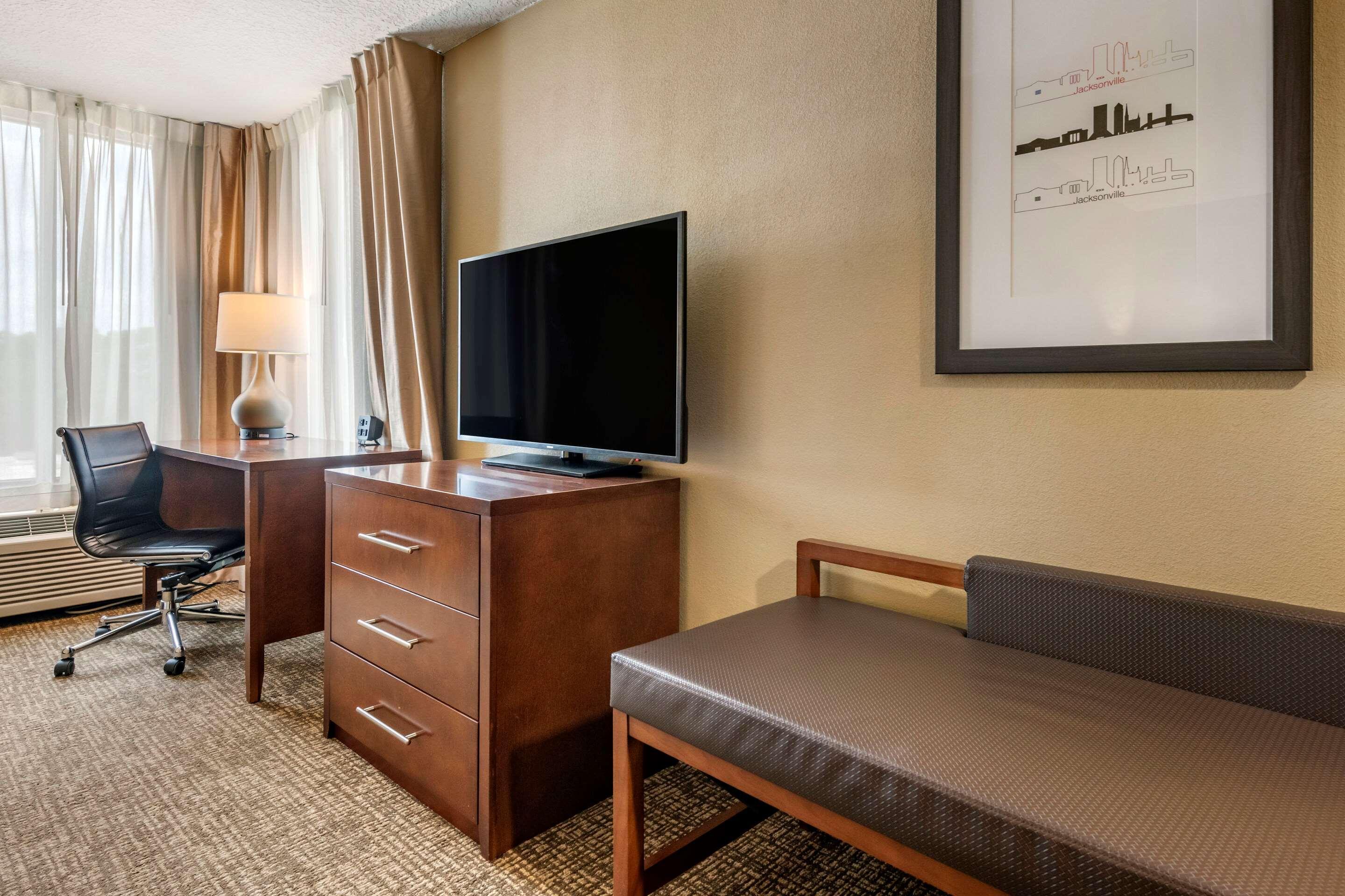 Comfort Suites Baymeadows Near Butler Blvd Jacksonville Eksteriør billede