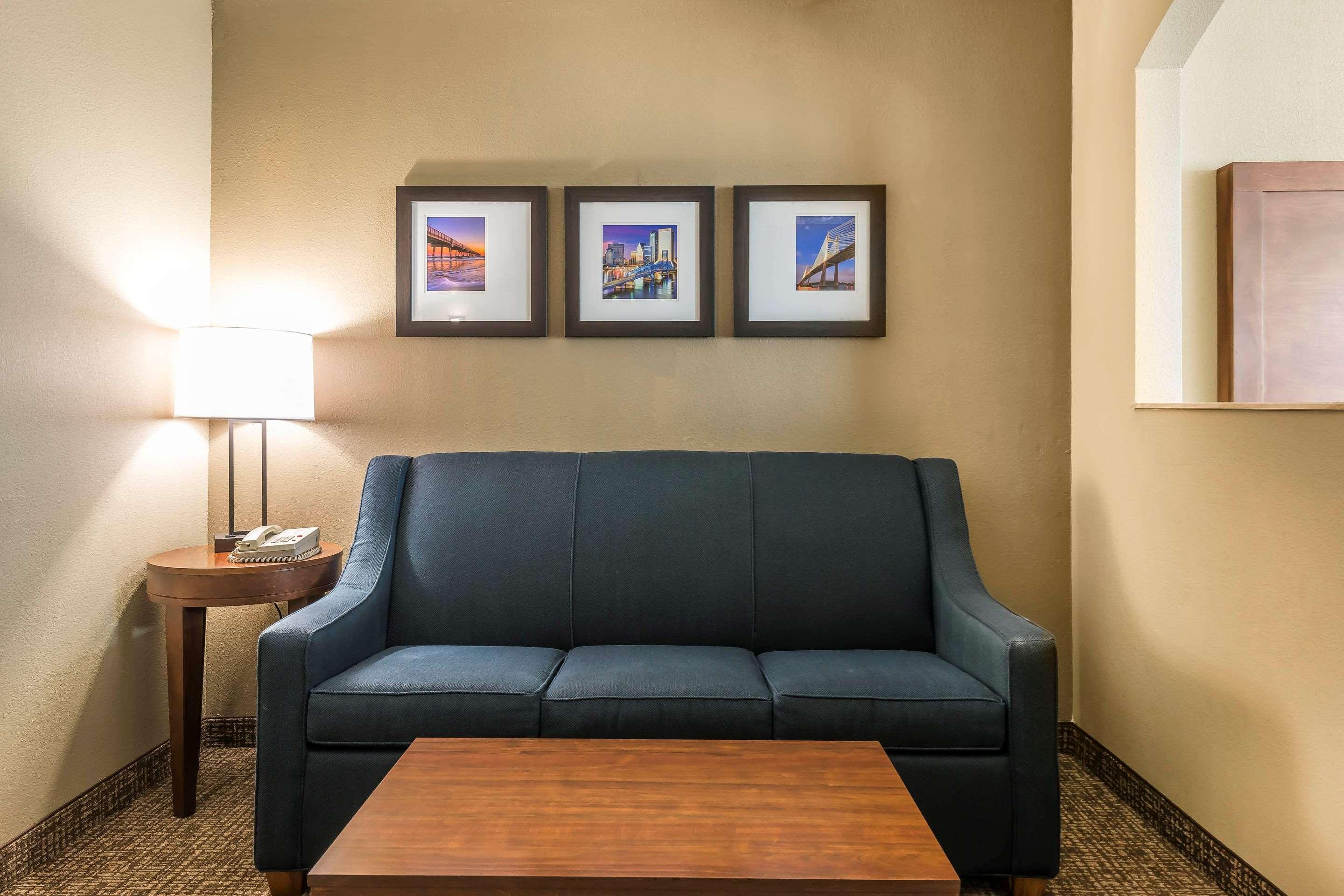 Comfort Suites Baymeadows Near Butler Blvd Jacksonville Eksteriør billede