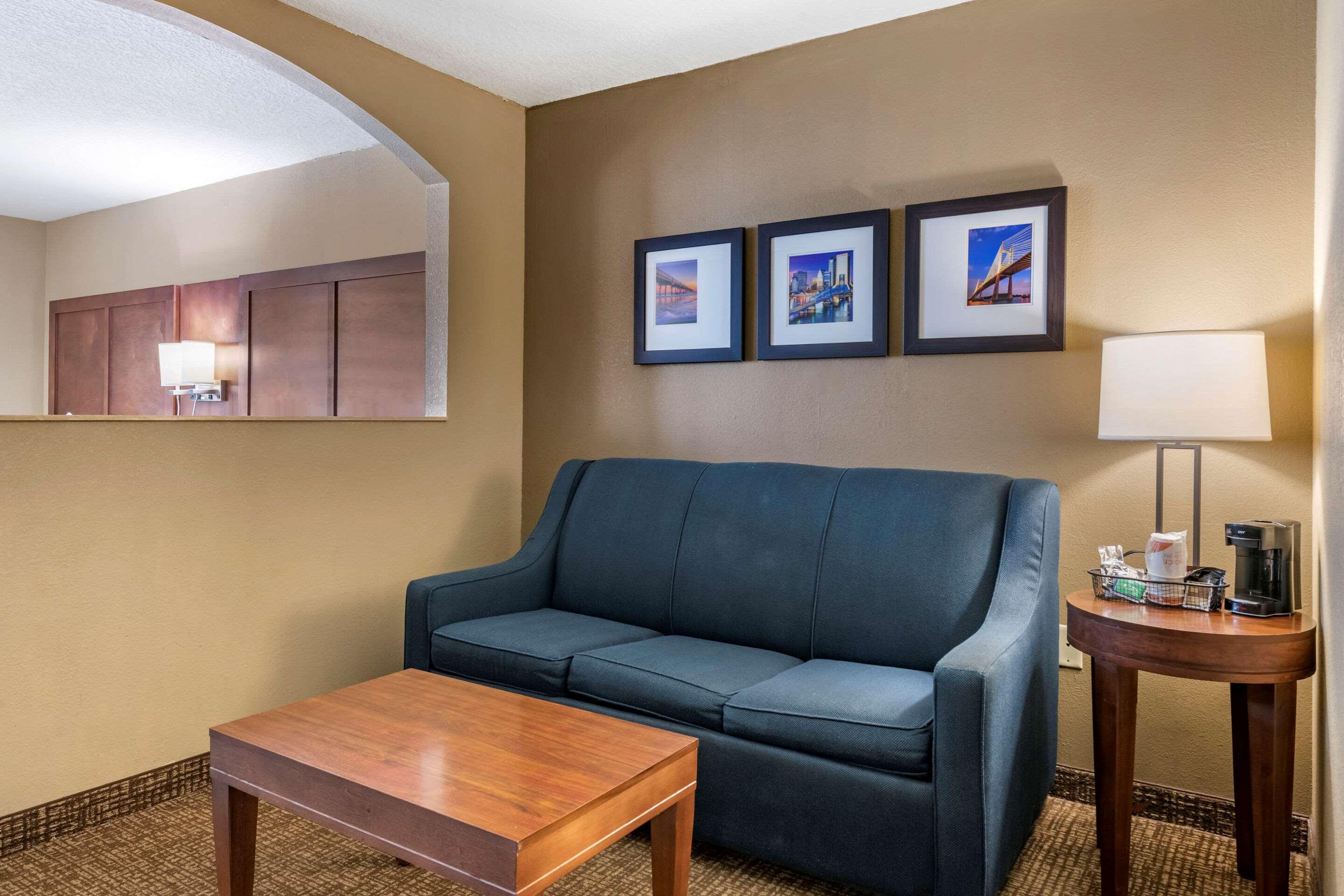 Comfort Suites Baymeadows Near Butler Blvd Jacksonville Eksteriør billede