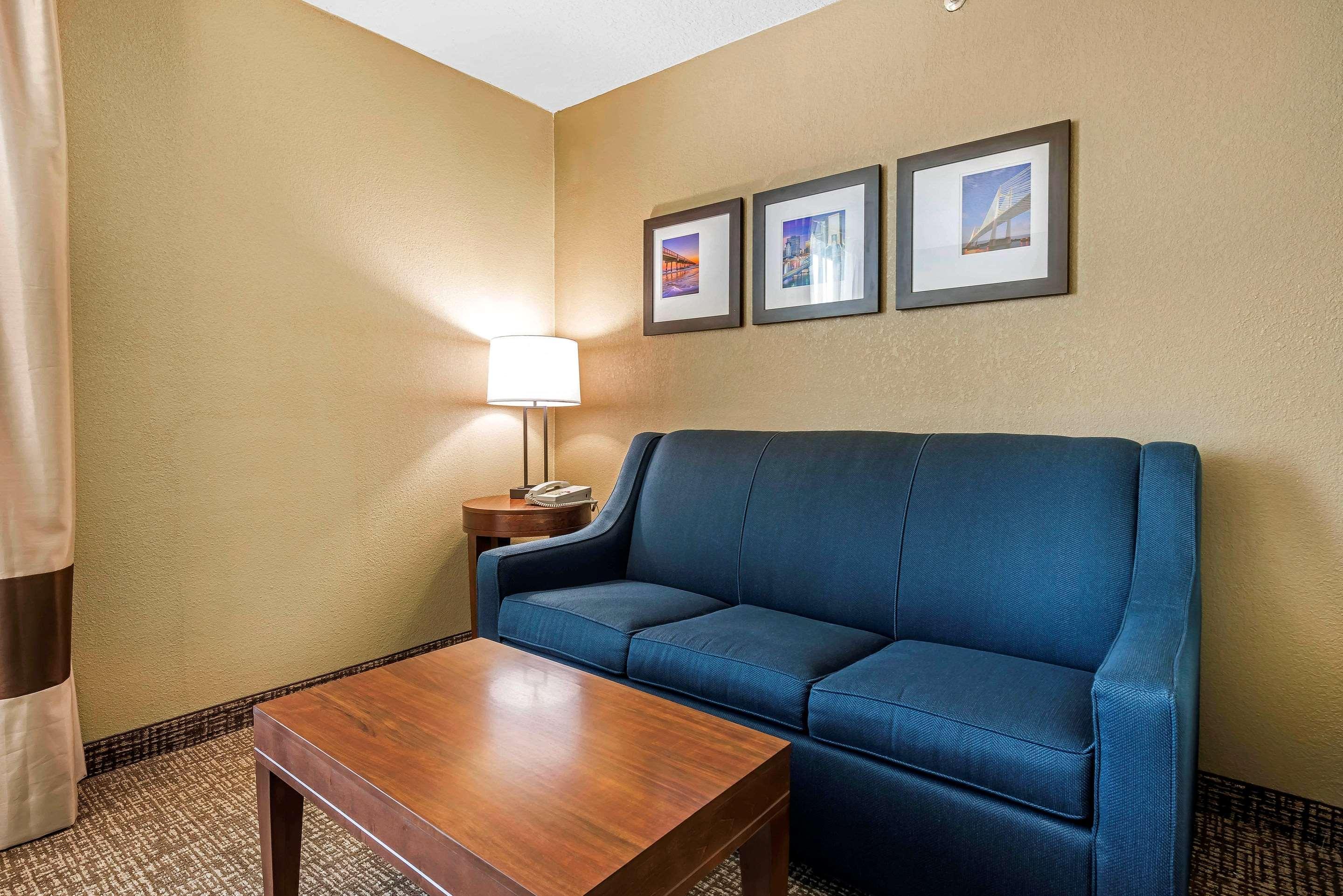 Comfort Suites Baymeadows Near Butler Blvd Jacksonville Eksteriør billede
