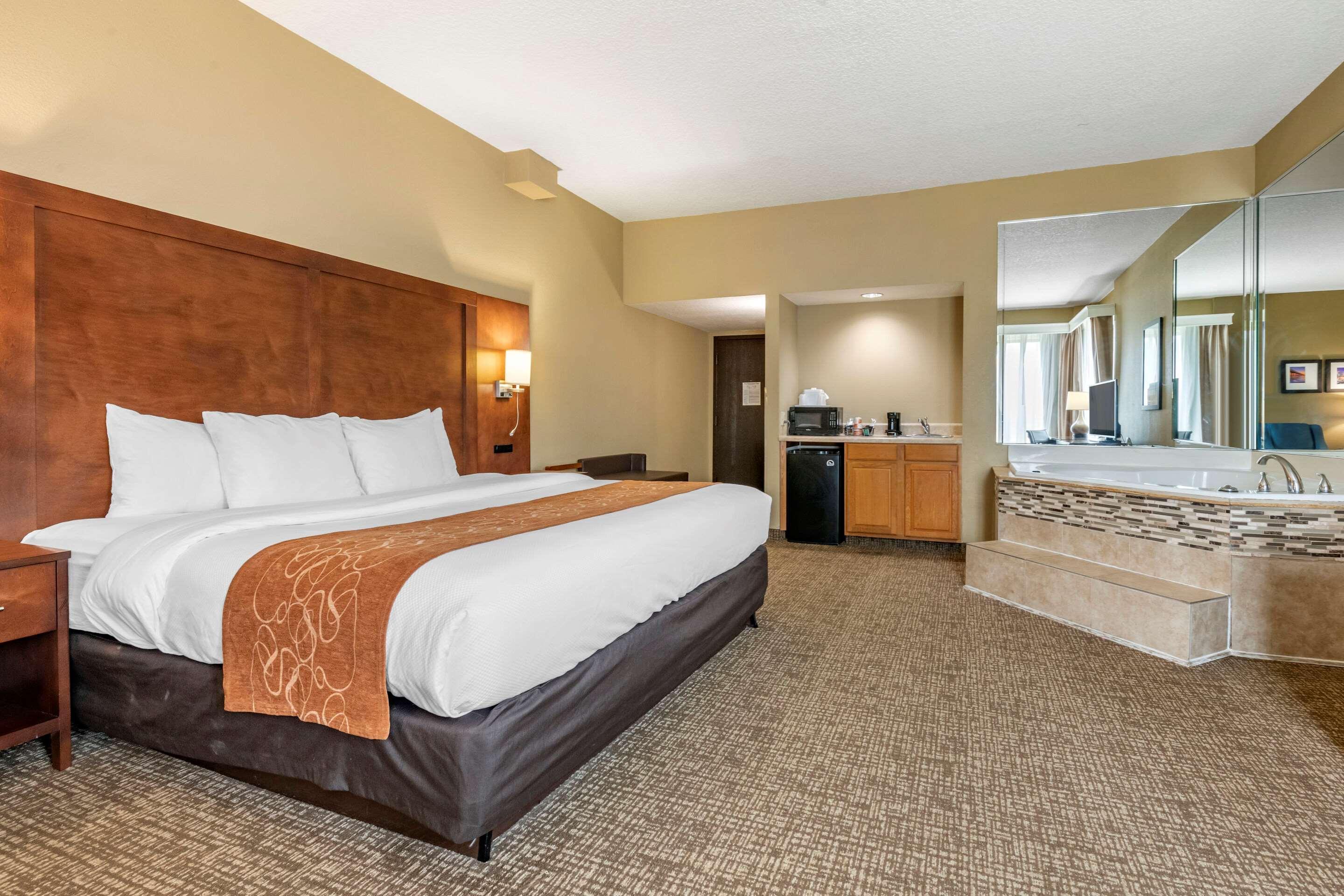 Comfort Suites Baymeadows Near Butler Blvd Jacksonville Eksteriør billede