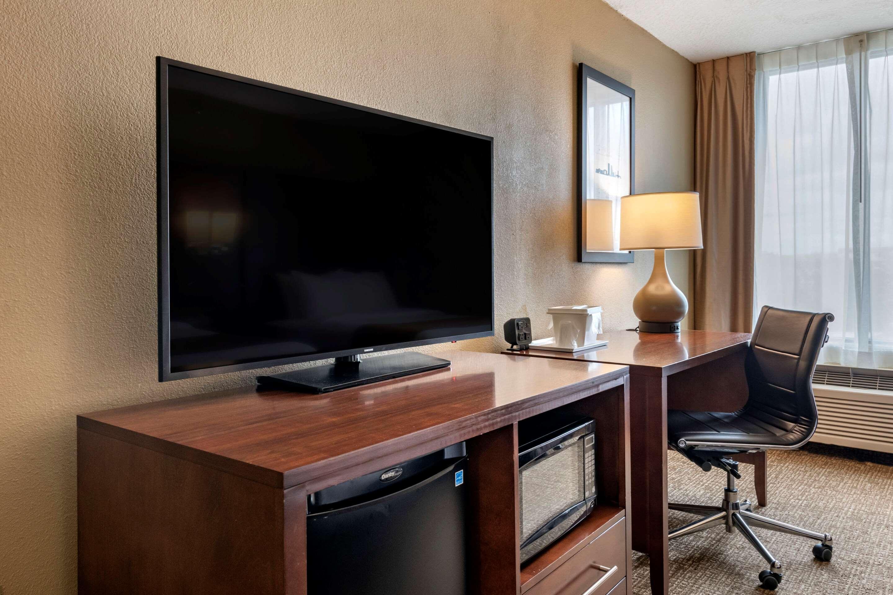 Comfort Suites Baymeadows Near Butler Blvd Jacksonville Eksteriør billede