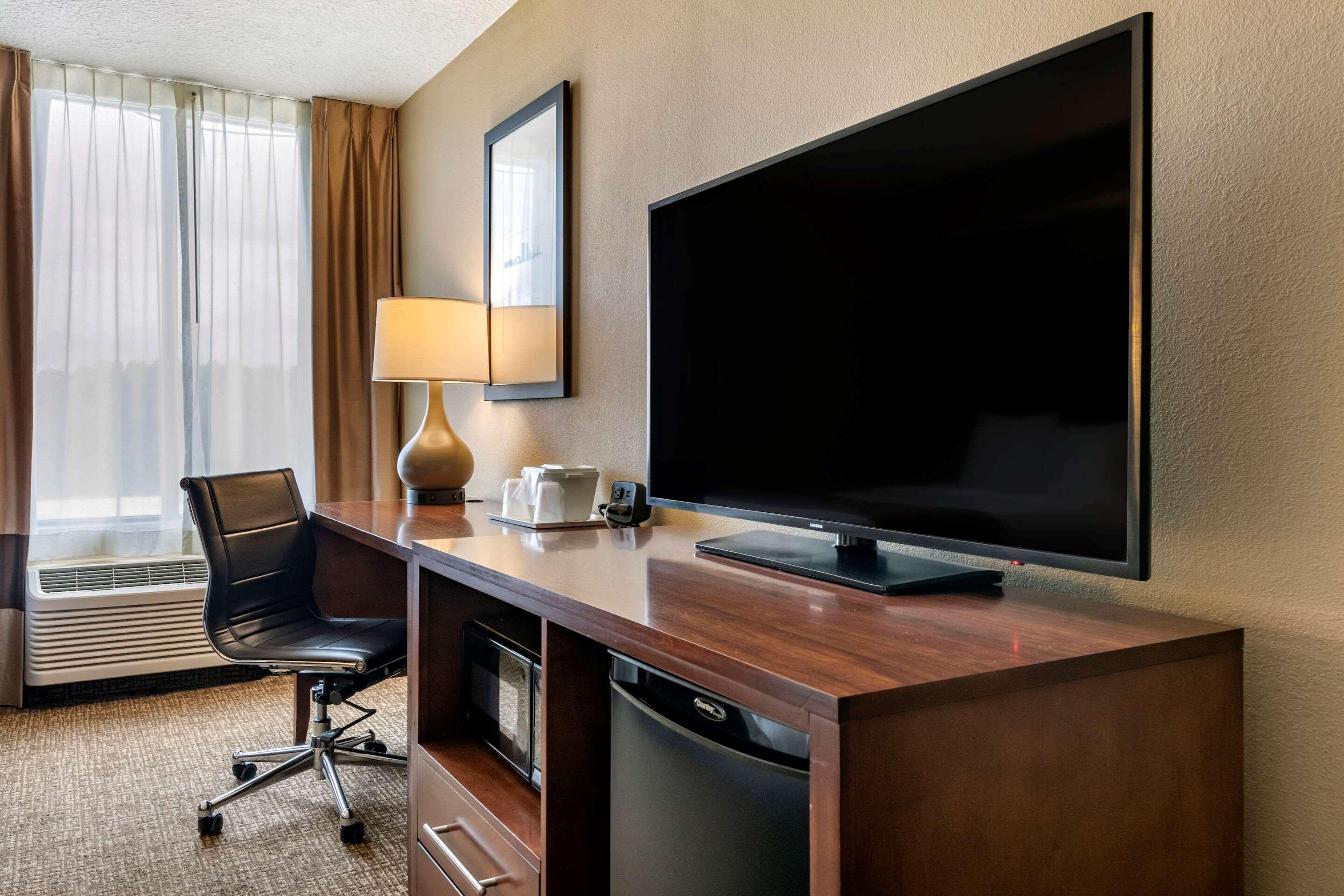 Comfort Suites Baymeadows Near Butler Blvd Jacksonville Eksteriør billede