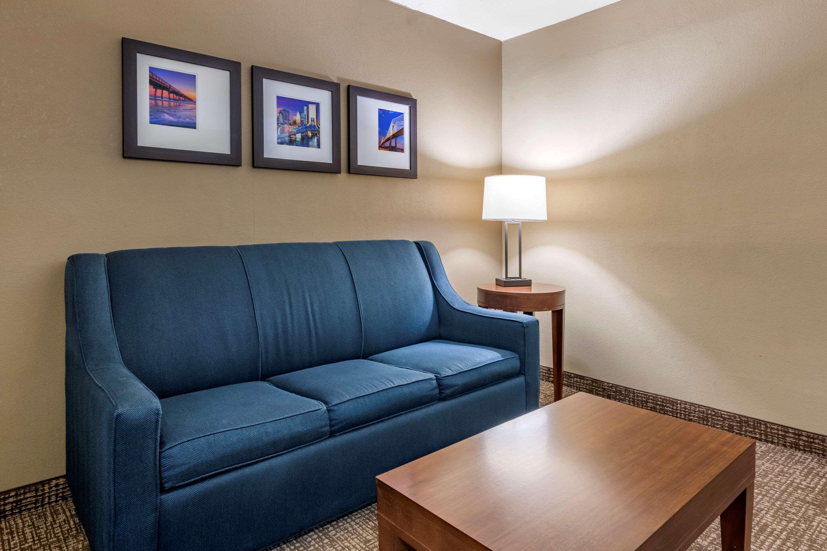 Comfort Suites Baymeadows Near Butler Blvd Jacksonville Eksteriør billede