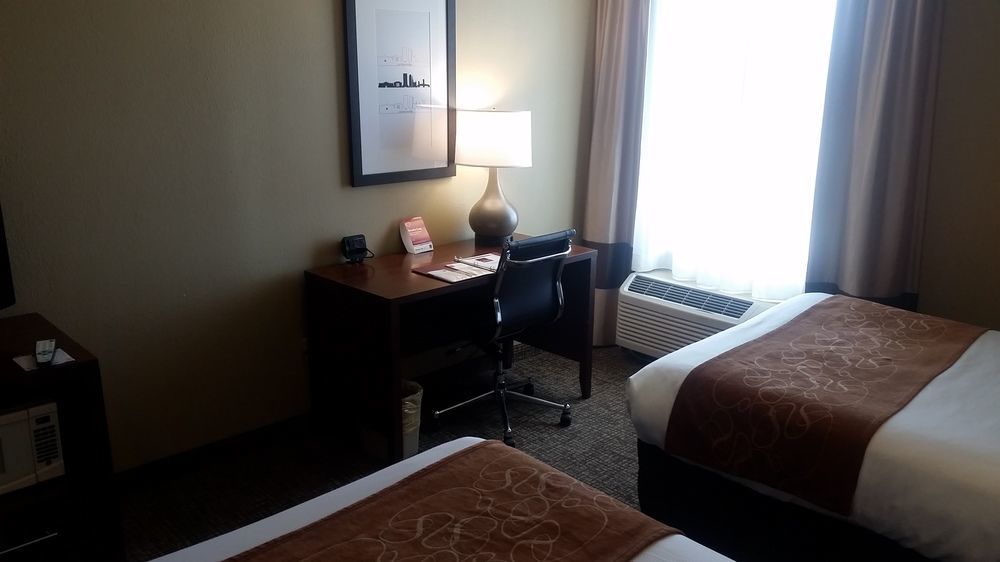 Comfort Suites Baymeadows Near Butler Blvd Jacksonville Eksteriør billede